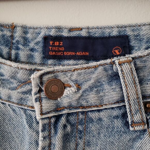 FINAL SALE T.B2 Trend Basic Born Again Distressed Jeans - Picture 6 of 7